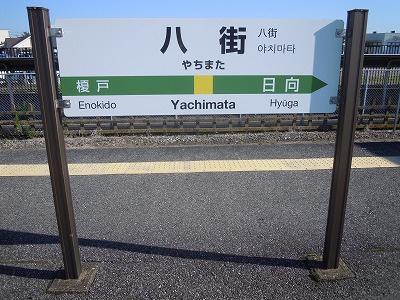 ���O, �O���[��, �L��, �t�����g ���܂܂�Ă���摜

AI �ɂ���Đ������ꂽ�R���e���c�͊Ԉ���Ă���\��������܂��B